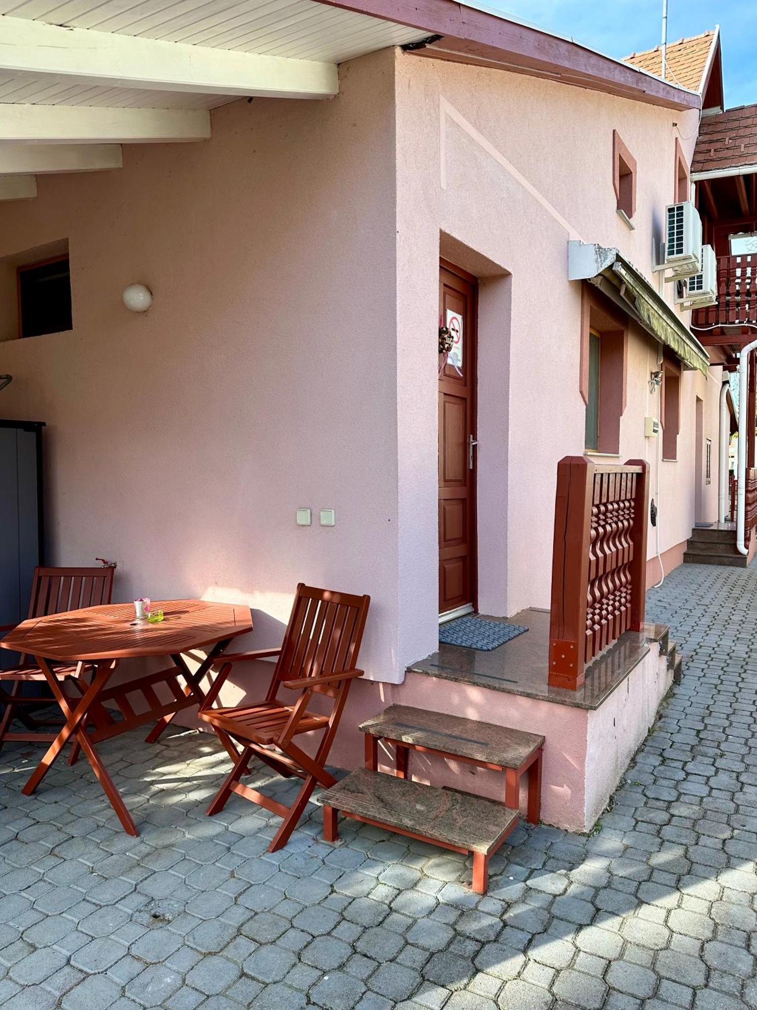 Andrea Apartman *